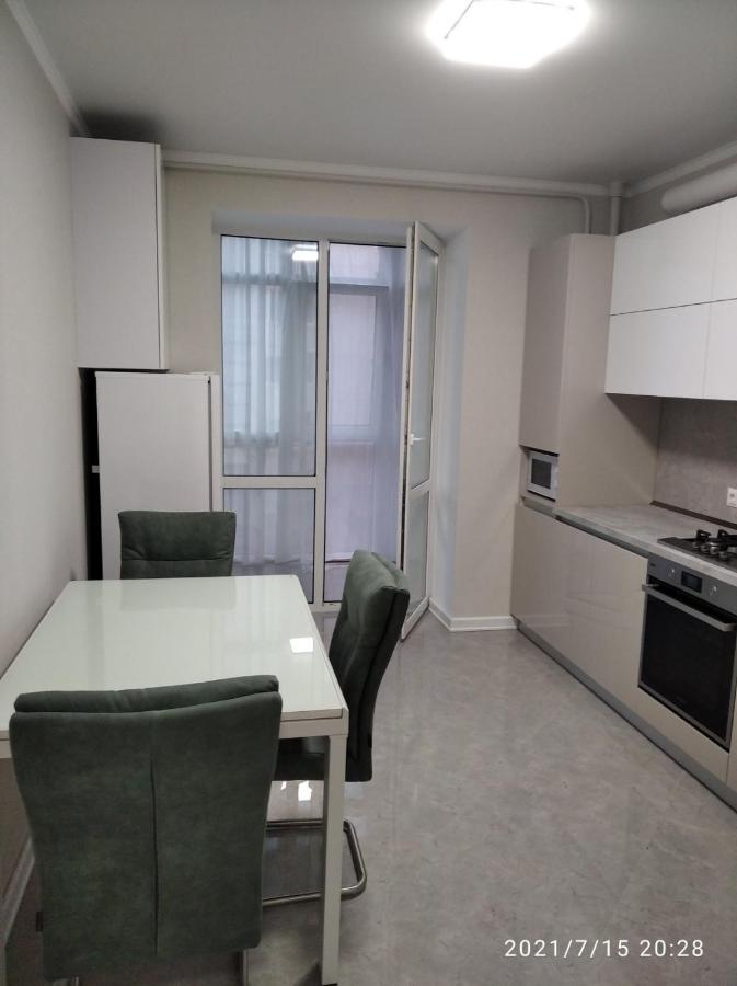 Ferienwohnung Жк Версаль Парк Irpin Exterior foto